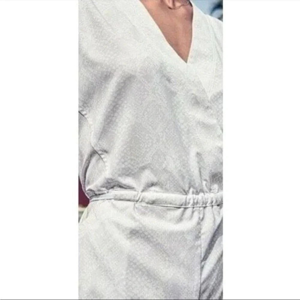 Athleta Marlow Pearl White Python Snakeskin Printed Romper Jumpsuit Small - Picture 2 of 8